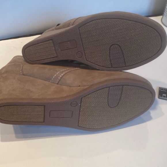 NWT & Vintage Route 66 Taupe Wedge Faux Suede Bootie - Picture 6 of 9